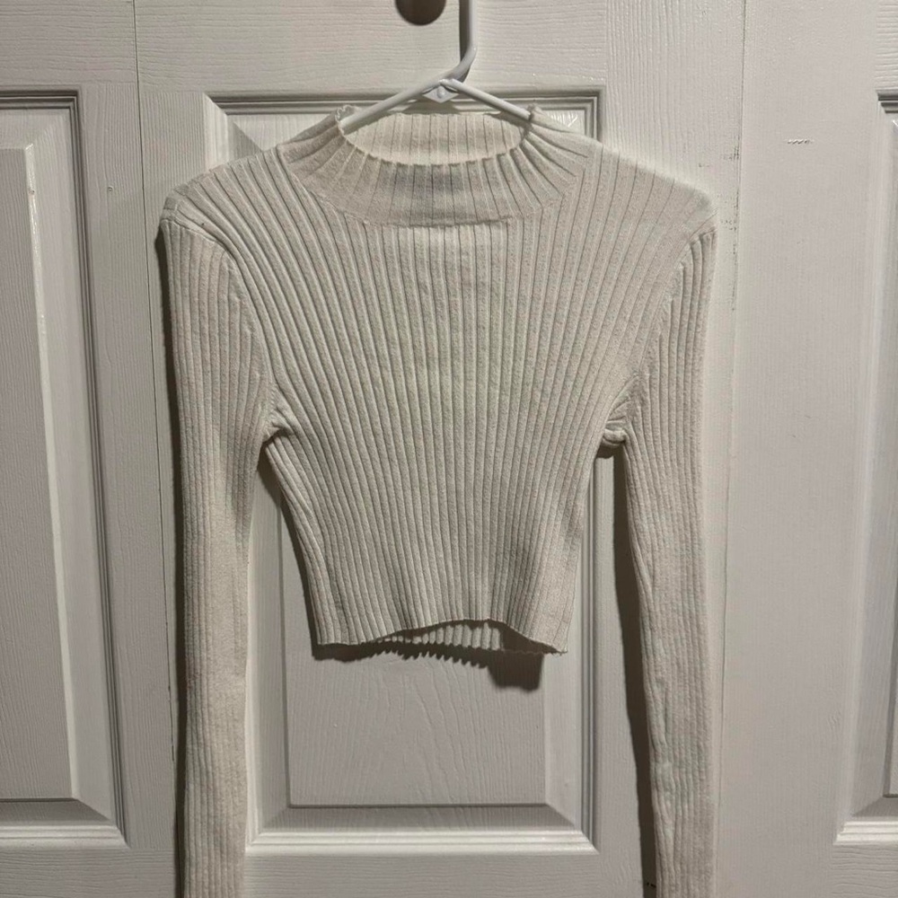 Kendall & Kylie Cream Ribbed Crop Sweater